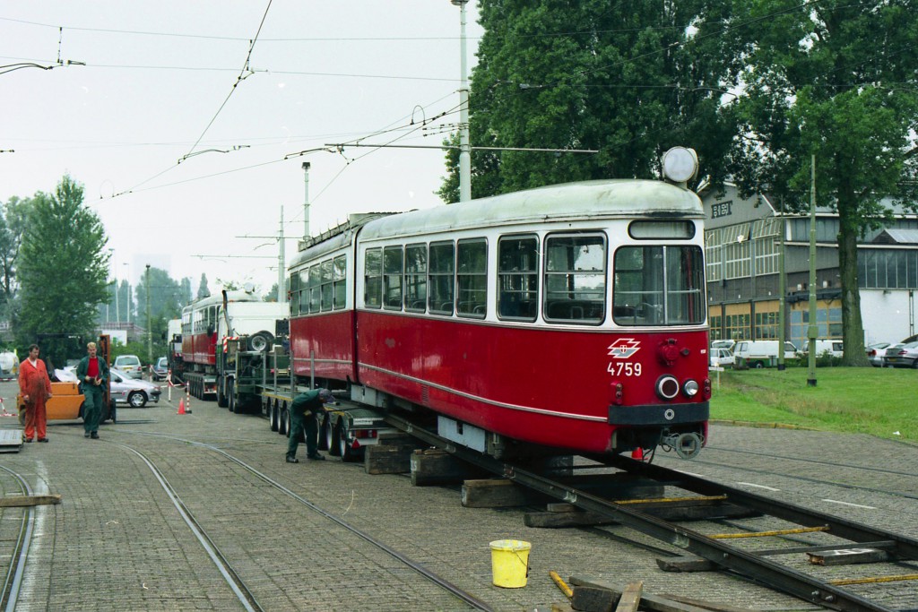 Motorrijtuig 4759 na aankomst in Rotterdam, CW Kleiweg, 3-8-2001